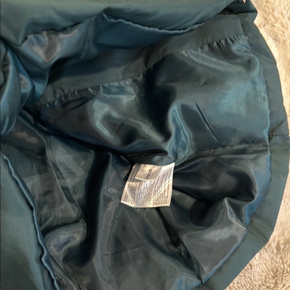 NWOT, michael kors Women's Green Puffer Vest - Picture 4 of 9